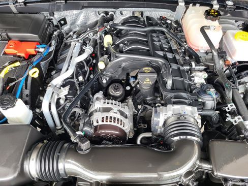 Used 2025 Jeep Wrangler Sport image 29