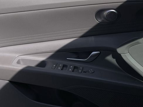 Used 2024 Hyundai Elantra SEL image 20