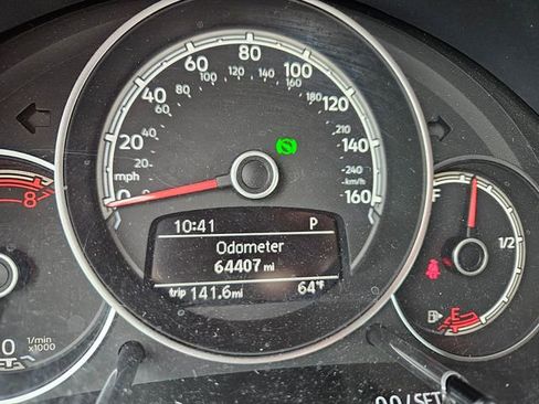 Used 2018 Volkswagen Beetle 2.0T S image 9