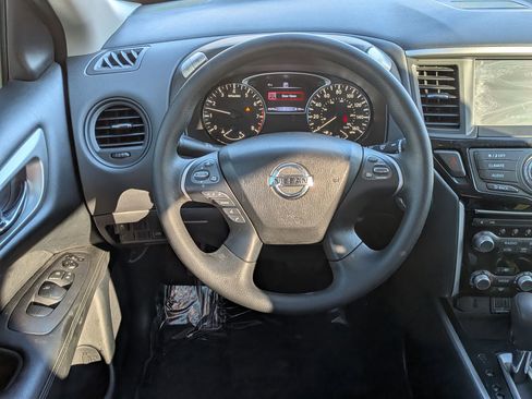 Used 2020 Nissan Pathfinder S image 20