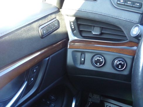 Used 2019 Cadillac Escalade ESV Luxury image 94