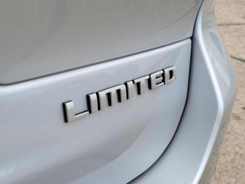 Used 2025 Jeep Grand Cherokee L Limited AWD/4WD image 22