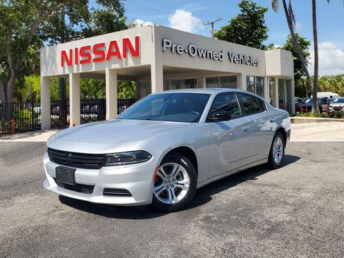 Used 2023 Dodge Charger SXT image 1