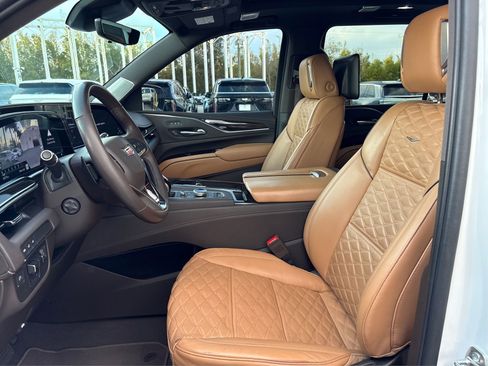 Certified 2023 Cadillac Escalade ESV Sport w/ Touring Package image 10