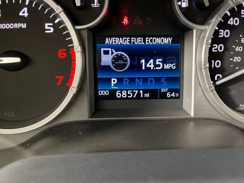 Used 2016 Toyota Tundra SR5 w/ SR5 Upgrade Package image 19