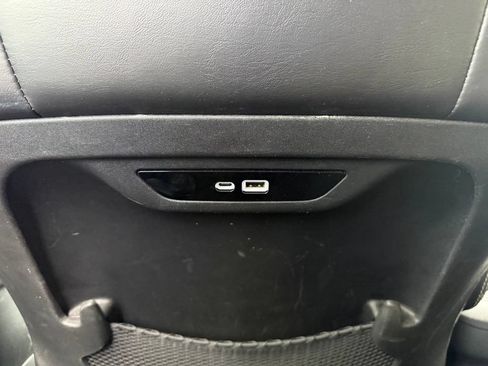 Used 2025 Chrysler Pacifica Limited FWD image 22