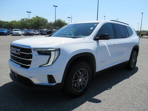 Used 2025 GMC Acadia Elevation image 3