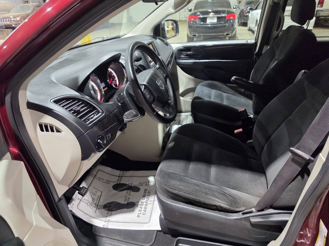 Used 2017 Dodge Grand Caravan SE w/ Power Window Group FWD image 24