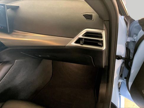 Used 2025 BMW M240i Coupe RWD image 17