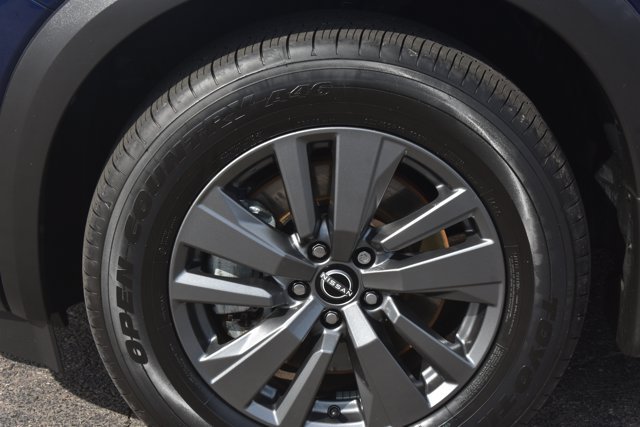 Used 2024 Nissan Pathfinder SV AWD/4WD image 10