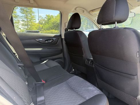 Used 2018 Nissan Rogue SV AWD/4WD image 29