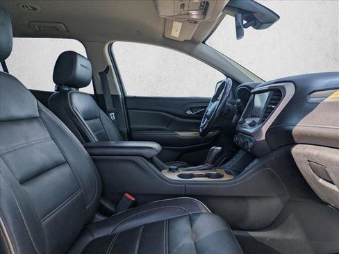 Used 2019 GMC Acadia Denali image 16