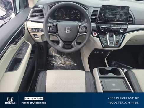 New 2026 Honda Odyssey Elite image 3