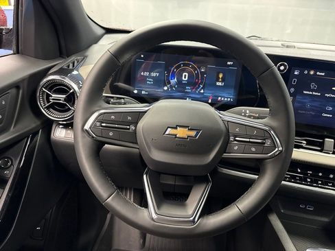 New 2026 Chevrolet Equinox LT w/ Convenience Package II FWD image 35