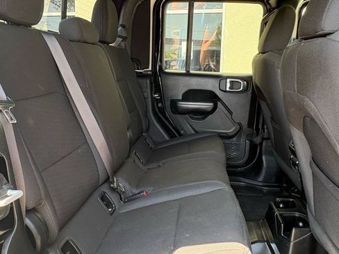 Used 2020 Jeep Gladiator Sport w/ Quick Order Package 24S AWD/4WD image 32