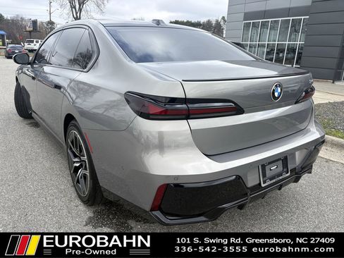 Used 2023 BMW 740i RWD image 3