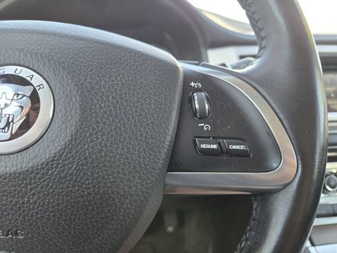 Used 2013 Jaguar XF RWD image 18
