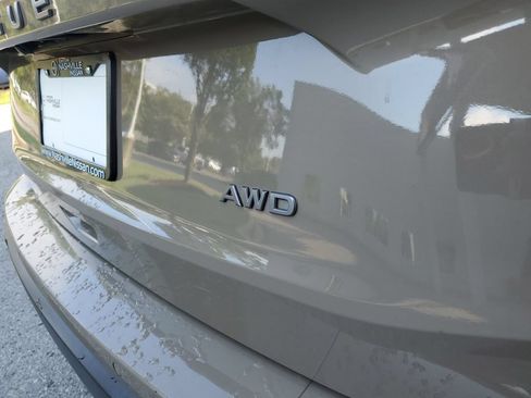 Certified 2025 Nissan Rogue SV AWD/4WD image 6