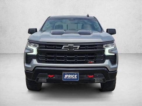 Used 2025 Chevrolet Silverado 1500 LT Trail Boss w/ Convenience Package II AWD/4WD image 2