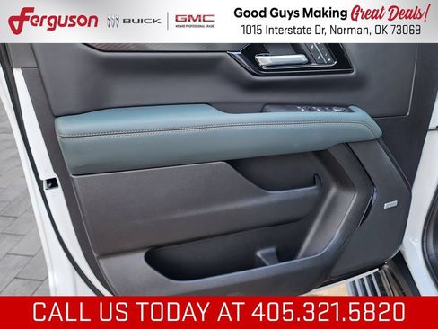 New 2026 GMC Yukon XL AT4 w/ AT4 Premium Plus Package AWD/4WD image 12