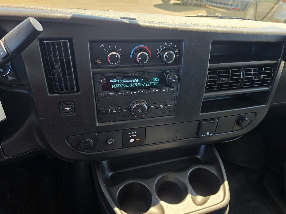 Used 2025 GMC Savana 2500 w/ Driver Convenience Package RWD image 5