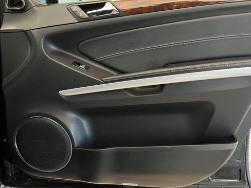 Used 2012 Mercedes-Benz GL 450 4MATIC image 17