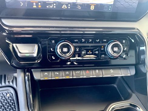 Used 2024 GMC Sierra 1500 AT4 w/ AT4 Premium Package image 39