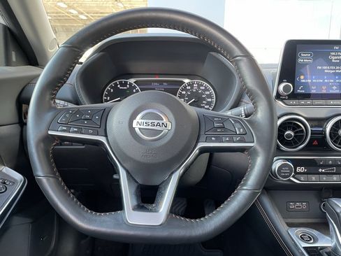 Certified 2022 Nissan Sentra SR w/ SR Premium Package image 15