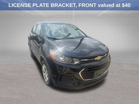 Used 2018 Chevrolet Trax LS FWD image 3