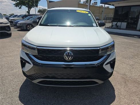 Used 2024 Volkswagen Taos S FWD image 2