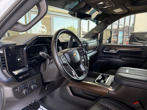 Used 2024 Chevrolet Silverado 3500 High Country w/ Technology Package AWD/4WD image 8