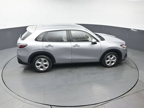 Used 2024 Honda HR-V LX image 41