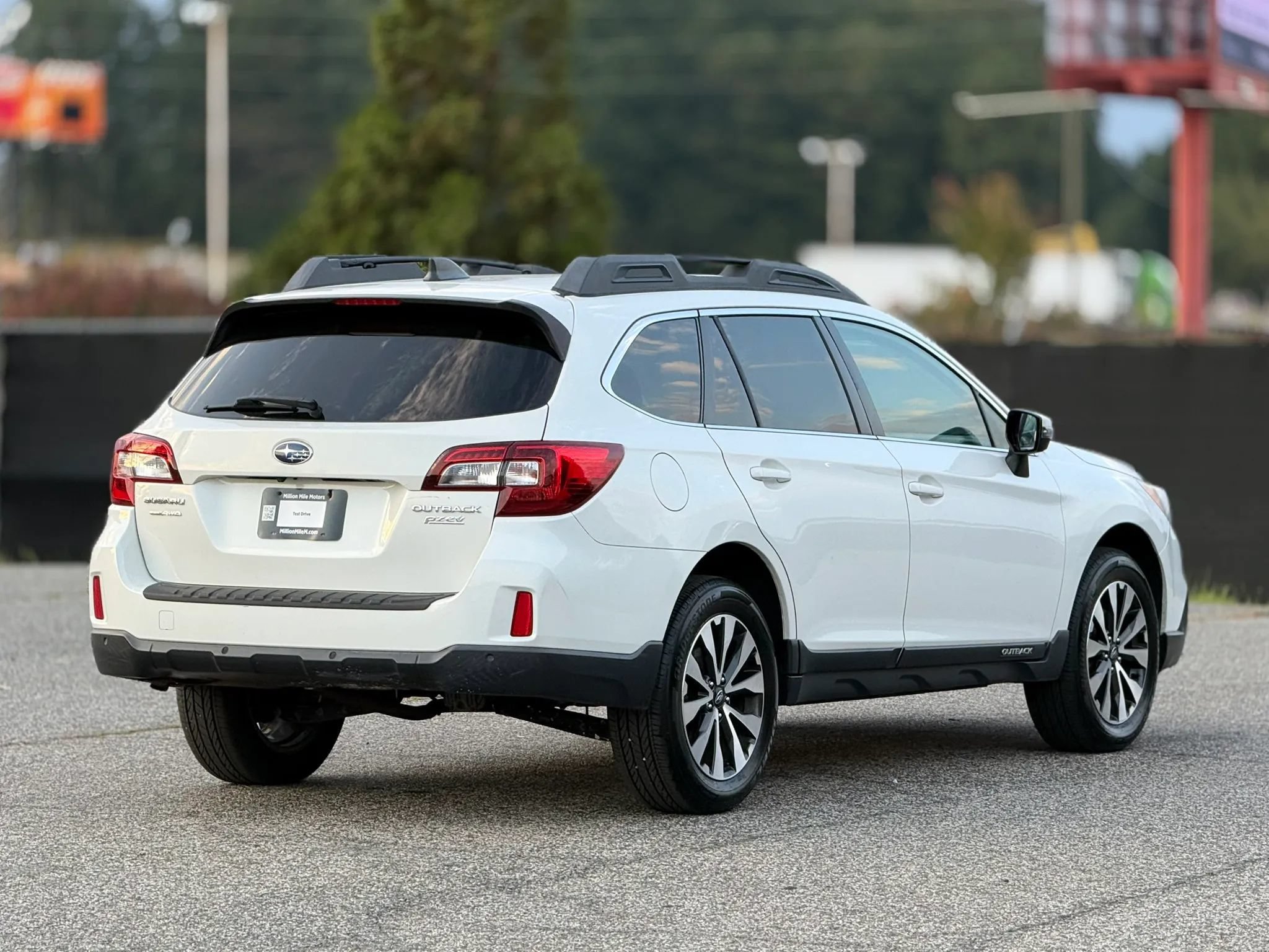 Used 2017 Subaru Outback 2.5i Limited AWD/4WD image 9