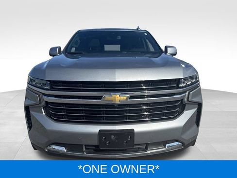Used 2023 Chevrolet Suburban LT w/ Luxury Package AWD/4WD image 3