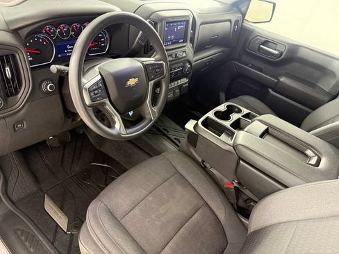 Used 2022 Chevrolet Silverado 1500 Custom w/ Safety Confidence Package AWD/4WD image 12