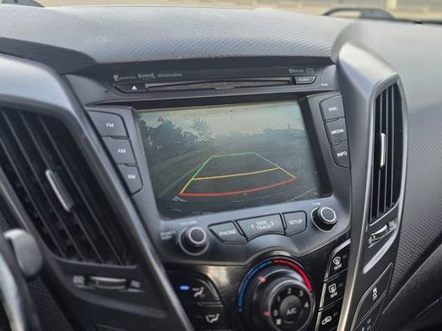 Used 2015 Hyundai Veloster Turbo FWD image 32