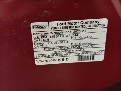 Used 2025 Ford Explorer ST AWD/4WD image 39