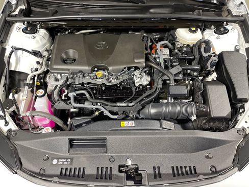 Certified 2025 Toyota Camry SE FWD image 9