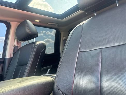 Used 2020 Nissan Titan SL w/ Moonroof Package RWD image 41