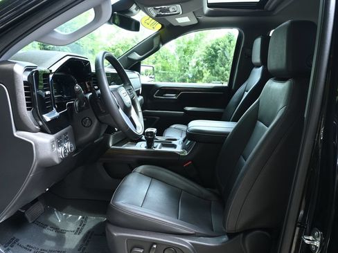 Used 2023 GMC Sierra 1500 SLT w/ SLT Premium Package AWD/4WD image 3
