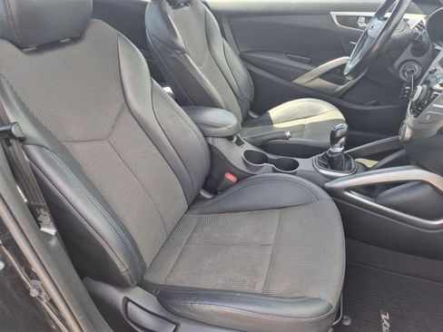 Used 2014 Hyundai Veloster w/ Style Package 02 FWD image 32