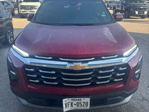 Used 2026 Chevrolet Equinox LT FWD image 2