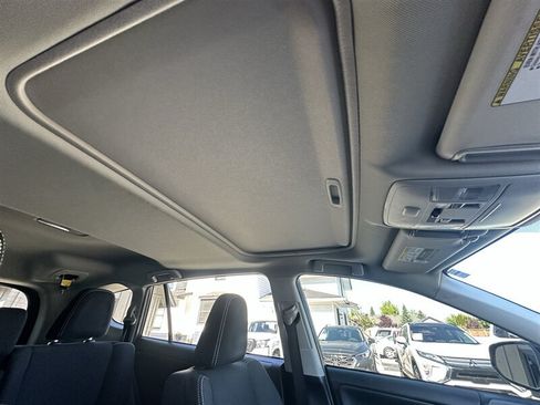 Used 2018 Toyota RAV4 XLE AWD/4WD image 35