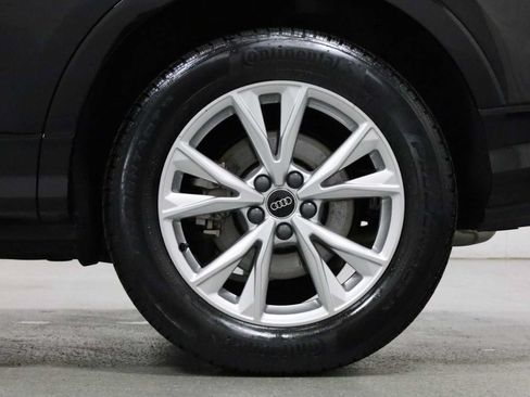 Certified 2025 Audi Q3 2.0T Premium w/ Convenience Package AWD/4WD image 36