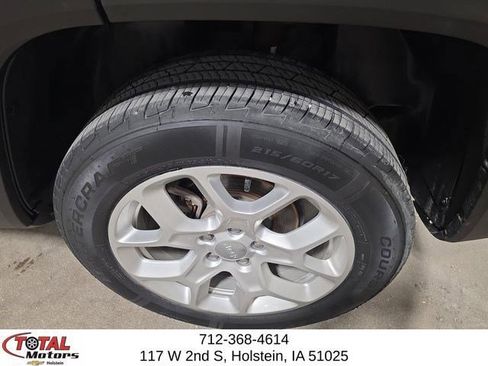 Used 2018 Jeep Renegade Latitude w/ Cold Weather Group AWD/4WD image 10