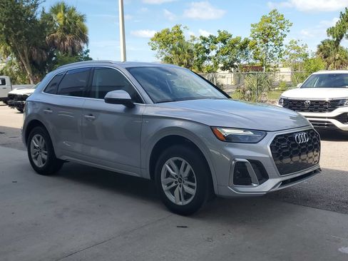 Certified 2023 Audi Q5 2.0T Premium w/ Convenience Package AWD/4WD image 2