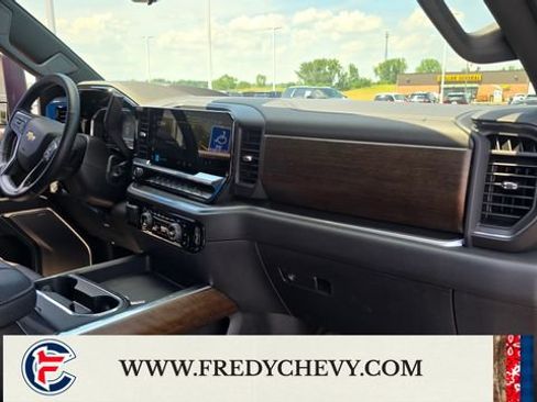 Used 2025 Chevrolet Silverado 2500 High Country w/ High Country Premium Package AWD/4WD image 32