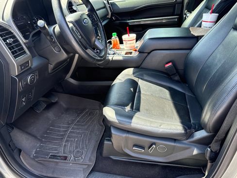 Used 2019 Ford Expedition XLT w/ Equipment Group 202A RWD image 17
