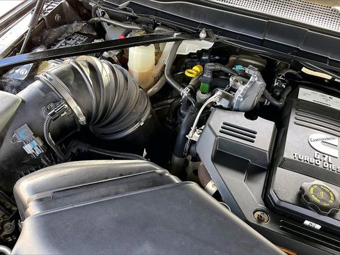 Used 2019 RAM 2500 Laramie image 32