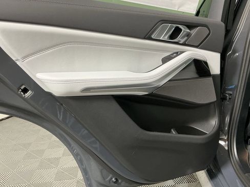 New 2026 BMW X5 sDrive40i w/ M Sport Package image 25